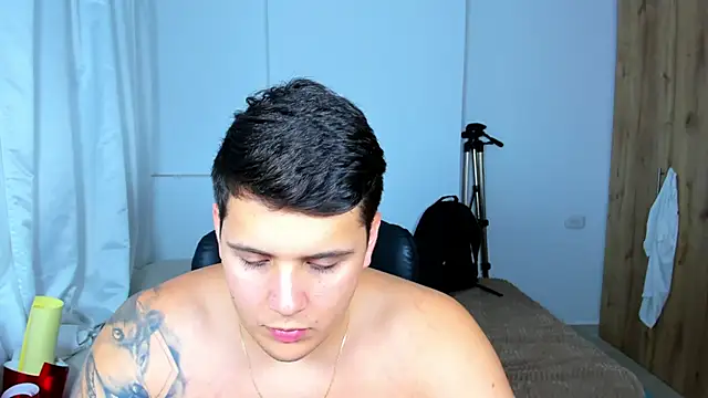 jhonstark09 online show from March 16, 2025, 6:42 am