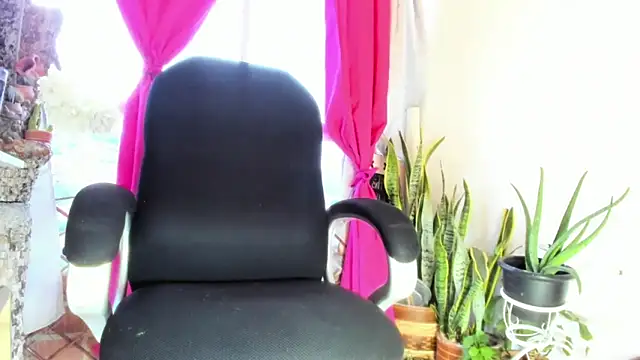 Snapshot of doll_celeste20 chatting on July 1, 2026, 11:15 pm doll celeste20 online show from July 1, 2026, 11:15 pm