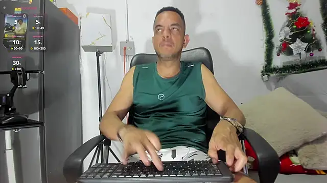 latinmartin73 online show from December 5, 2024, 4:09 am