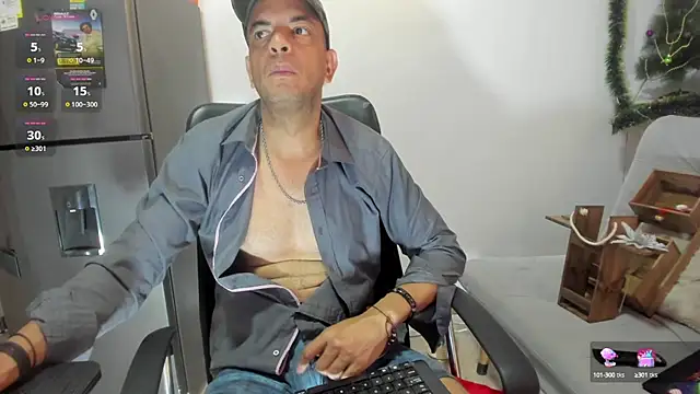 latinmartin73 online show from December 7, 2024, 6:04 pm