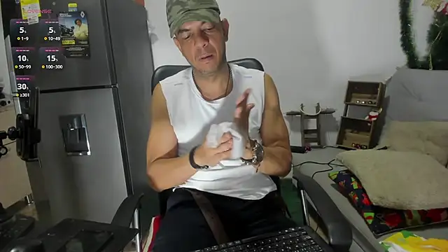 latinmartin73 online show from December 10, 2024, 3:41 am