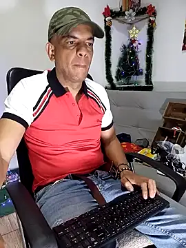 latinmartin73 online show from December 24, 2024, 10:28 pm