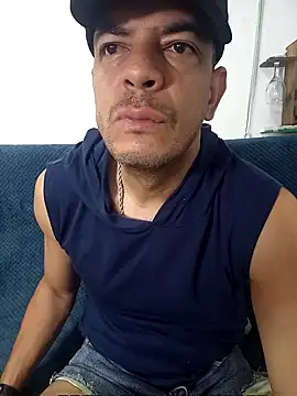 latinmartin73 online show from March 1, 2025, 2:44 pm