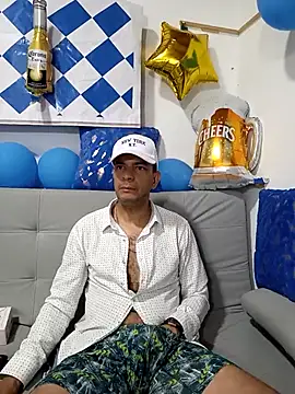 latinmartin73 online show from September 25, 2025, 12:25 am