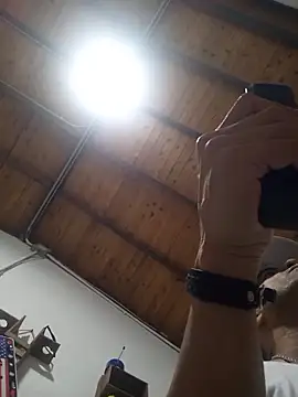 latinmartin73 online show from October 22, 2025, 11:48 pm