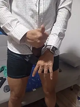 latinmartin73 online show from November 11, 2025, 12:43 am