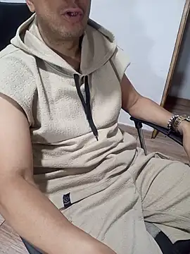 latinmartin73 online show from February 3, 2026, 12:20 am