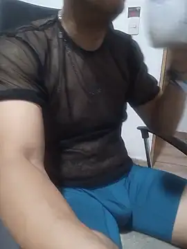 latinmartin73 online show from February 15, 2026, 7:21 pm