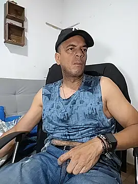 latinmartin73 online show from April 24, 2026, 12:46 am