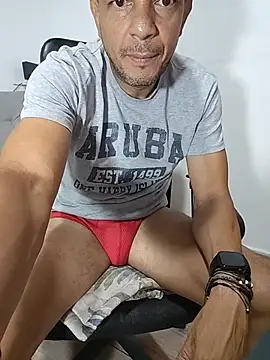Snapshot of latinmartin73 chatting on June 7, 2026, 3:10 am latinmartin73 online show from June 7, 2026, 3:10 am