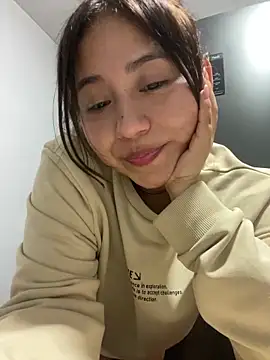 kittyfresita online show from January 5, 2025, 6:35 am