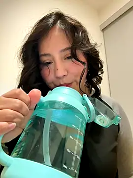 Snapshot of kittyfresita chatting on October 12, 2025, 12:20 am kittyfresita online show from October 12, 2025, 12:20 am