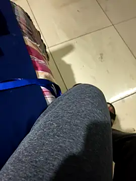 huzi518 online show from February 16, 2025, 1:16 pm