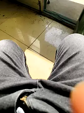 huzi518 online show from February 17, 2025, 3:15 am