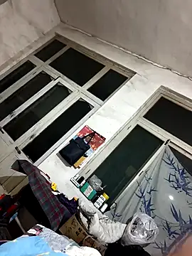 huzi518 online show from February 19, 2025, 1:39 pm