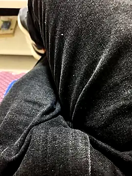 huzi518 online show from February 22, 2025, 10:29 am