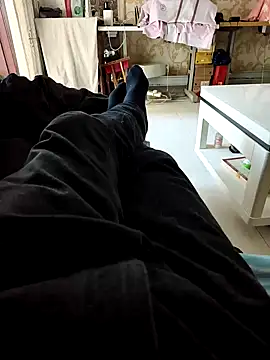 huzi518 online show from February 24, 2025, 6:05 am