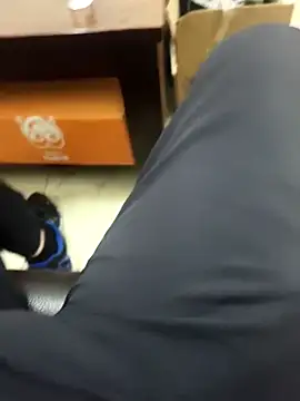 huzi518 online show from September 11, 2025, 3:06 am