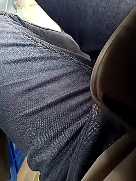 huzi518 online show from October 17, 2025, 3:10 am