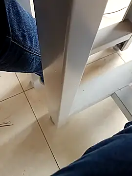 huzi518 online show from October 31, 2025, 12:55 am