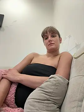 jennifer11772 online show from June 6, 2026, 7:29 pm