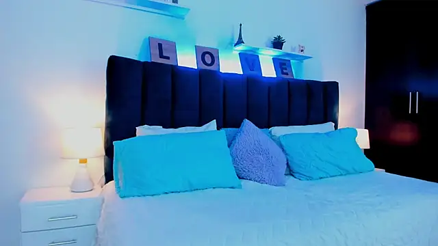 Mia brunette26 online show from January 18, 2025, 2:25 am