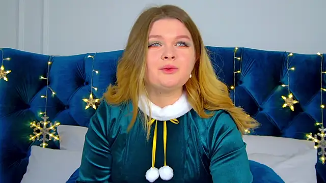 CrystalLyons online show from December 25, 2024, 6:09 am