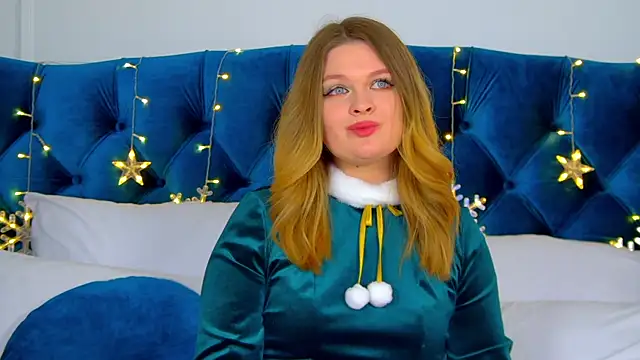 CrystalLyons online show from December 25, 2024, 1:19 pm