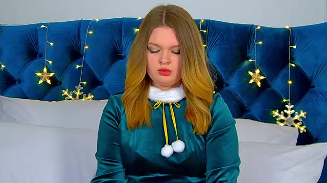 CrystalLyons online show from December 25, 2024, 4:22 pm