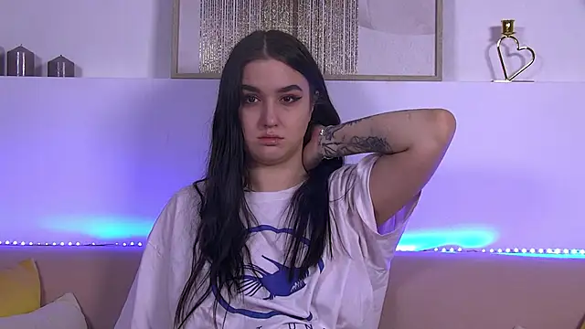ChristinaMilton online show from January 22, 2025, 4:44 am