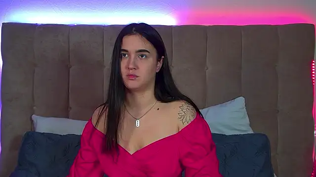 Snapshot of ChristinaMilton chatting on September 20, 2025, 6:31 pm ChristinaMilton online show from September 20, 2025, 6:31 pm