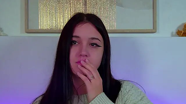 Snapshot of ChristinaMilton chatting on October 5, 2025, 5:39 am ChristinaMilton online show from October 5, 2025, 5:39 am