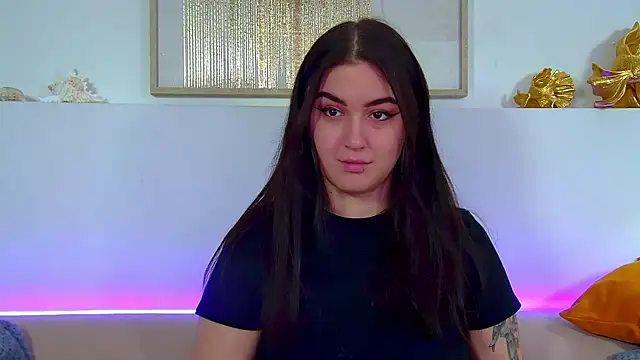 Snapshot of ChristinaMilton chatting on October 7, 2025, 6:38 pm ChristinaMilton online show from October 7, 2025, 6:38 pm