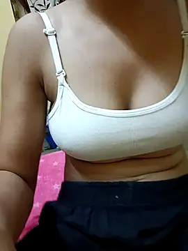 Snapshot of Sanaya_7 chatting on September 27, 2025, 1:49 pm Sanaya 7 online show from September 27, 2025, 1:49 pm