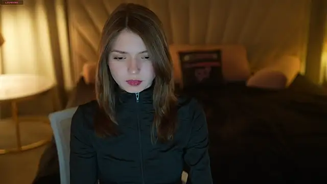 Michelle 054 online show from December 15, 2025, 5:06 pm