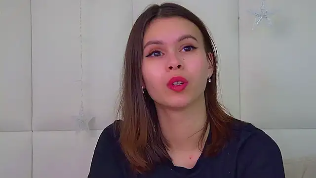 PollyLanders online show from December 15, 2025, 6:12 pm