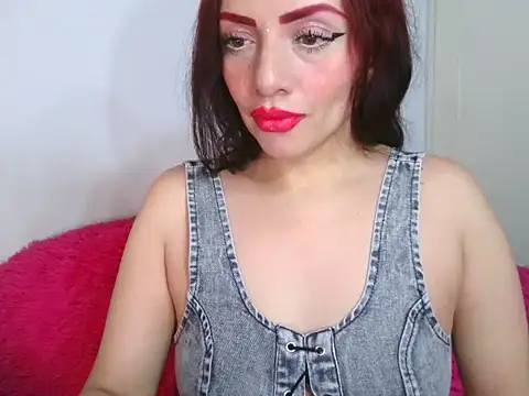 Snapshot of x_Lady_x chatting on October 24, 2025, 10:06 pm x Lady x online show from October 24, 2025, 10:06 pm