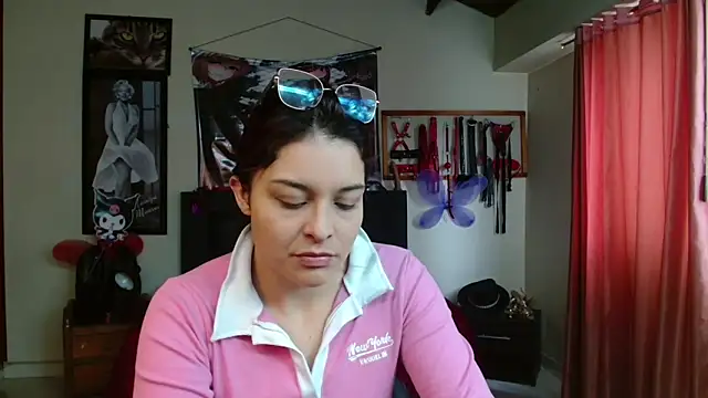 Marilynselxoveanalhard online show from May 6, 2026, 2:22 pm