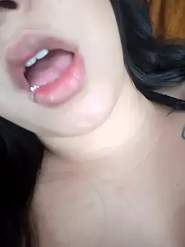 JESSYCORTES online show from December 19, 2024, 5:18 pm