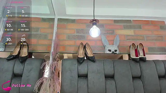 JESSYCORTES online show from October 30, 2025, 3:02 pm