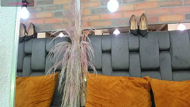 JESSYCORTES online show from February 2, 2026, 8:40 pm