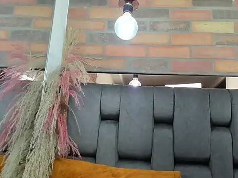 JESSYCORTES online show from March 28, 2026, 4:23 am