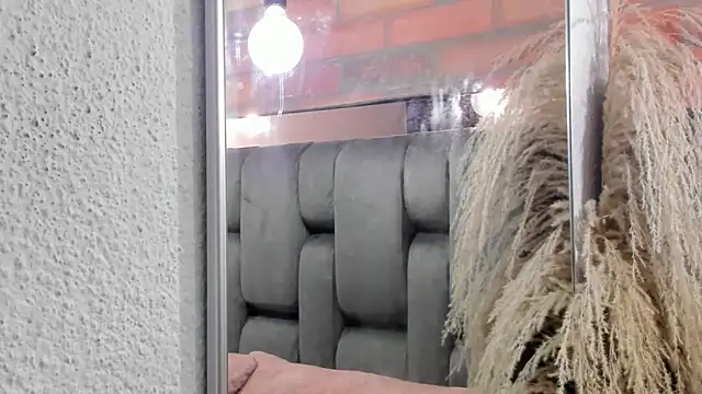 JESSYCORTES online show from May 26, 2026, 11:23 pm