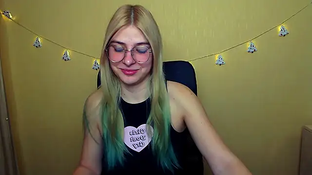 Snapshot of Luna_Lush_ chatting on December 5, 2024, 7:27 am Luna Lush  online show from December 5, 2024, 7:27 am