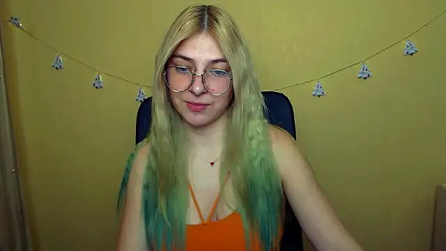 Snapshot of Luna_Lush_ chatting on December 14, 2024, 12:33 pm Luna Lush  online show from December 14, 2024, 12:33 pm