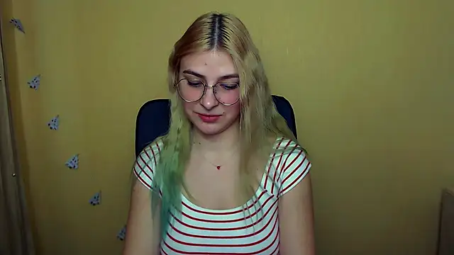 Snapshot of Luna_Lush_ chatting on December 18, 2024, 9:25 am Luna Lush  online show from December 18, 2024, 9:25 am