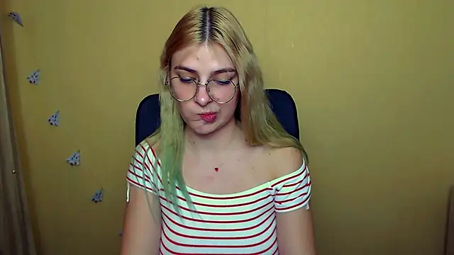 Snapshot of Luna_Lush_ chatting on December 18, 2024, 12:29 pm Luna Lush  online show from December 18, 2024, 12:29 pm