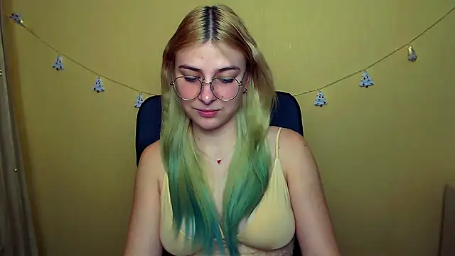 Snapshot of Luna_Lush_ chatting on December 19, 2024, 12:34 pm Luna Lush  online show from December 19, 2024, 12:34 pm