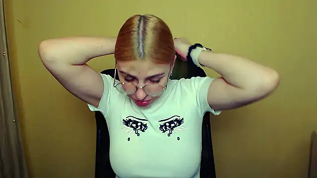 Snapshot of Luna_Lush_ chatting on January 10, 2025, 11:22 am Luna Lush  online show from January 10, 2025, 11:22 am