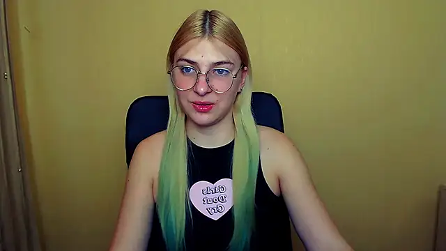 Snapshot of Luna_Lush_ chatting on January 13, 2025, 11:30 am Luna Lush  online show from January 13, 2025, 11:30 am